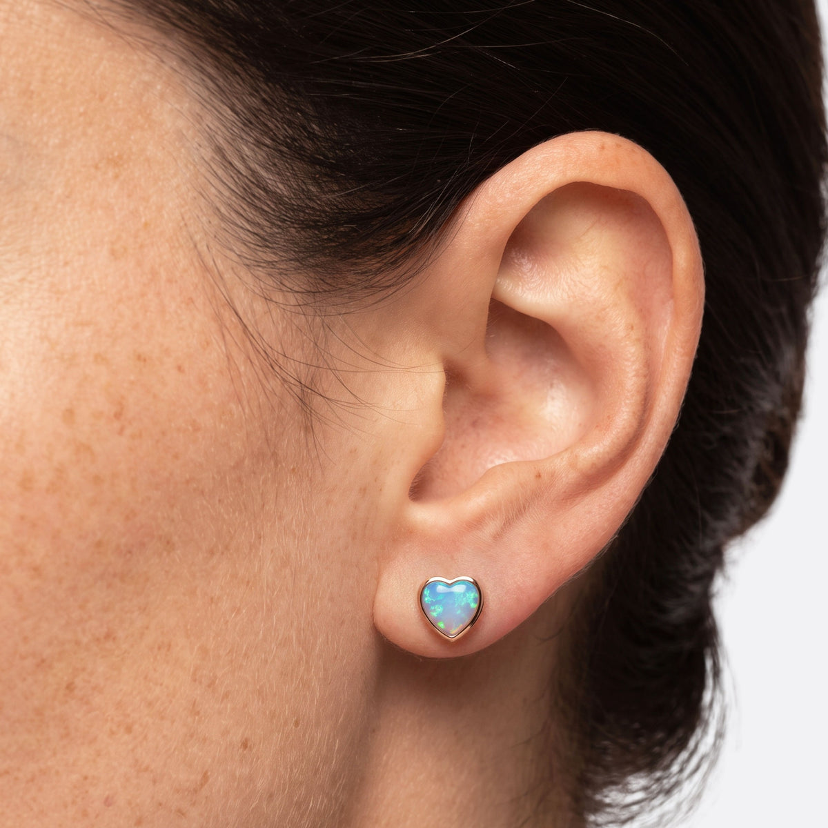 True Flame – Boucles d'oreilles cœur, opale cristal, argent doré