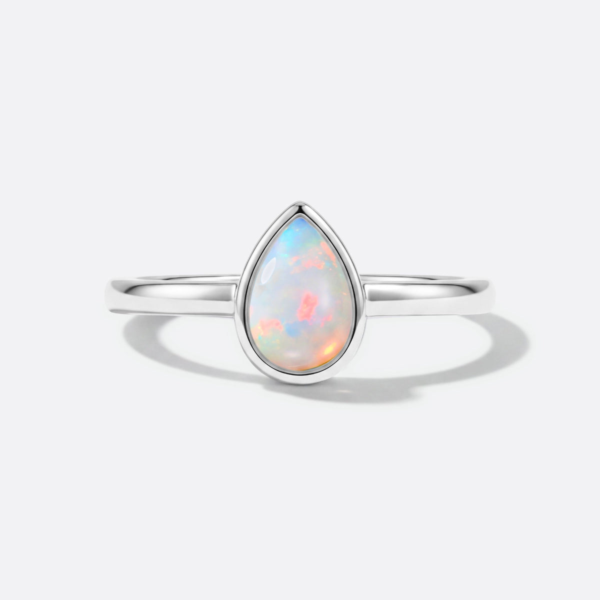 True Flame – Bague goutte, opale blanche, argent