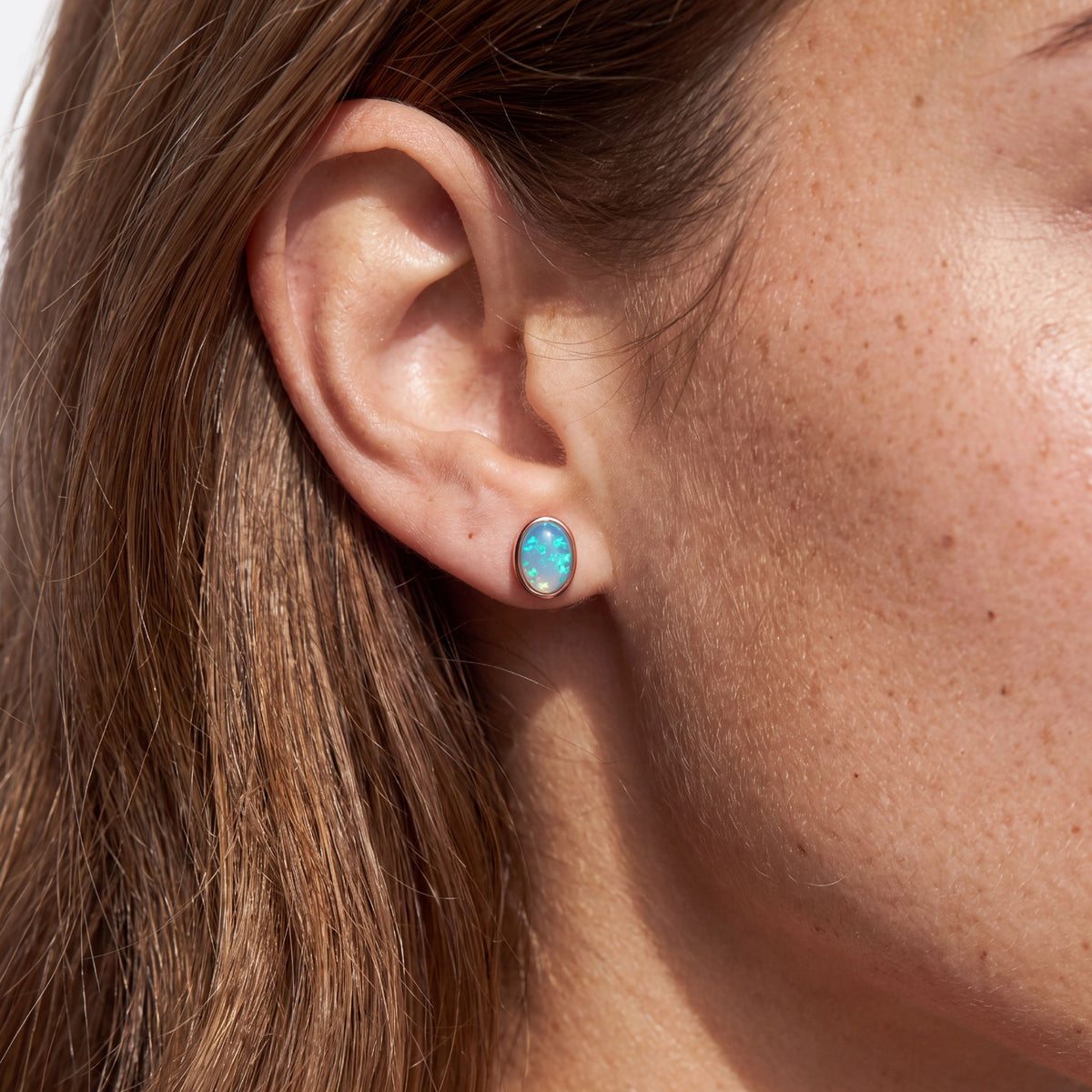 True Flame Oval Earrings Crystal Opal Or rose