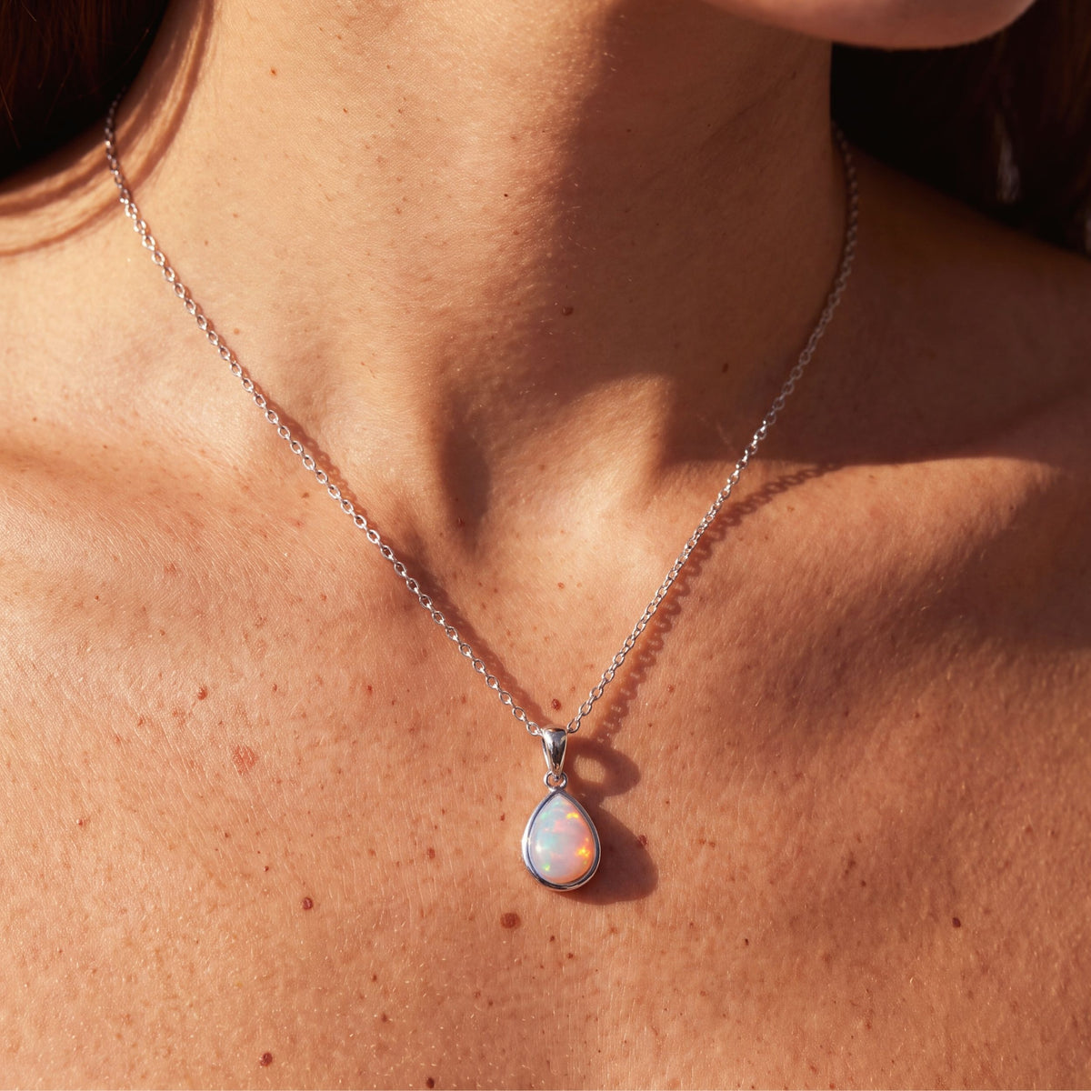 True Flame Pear Necklace White Opal Argent