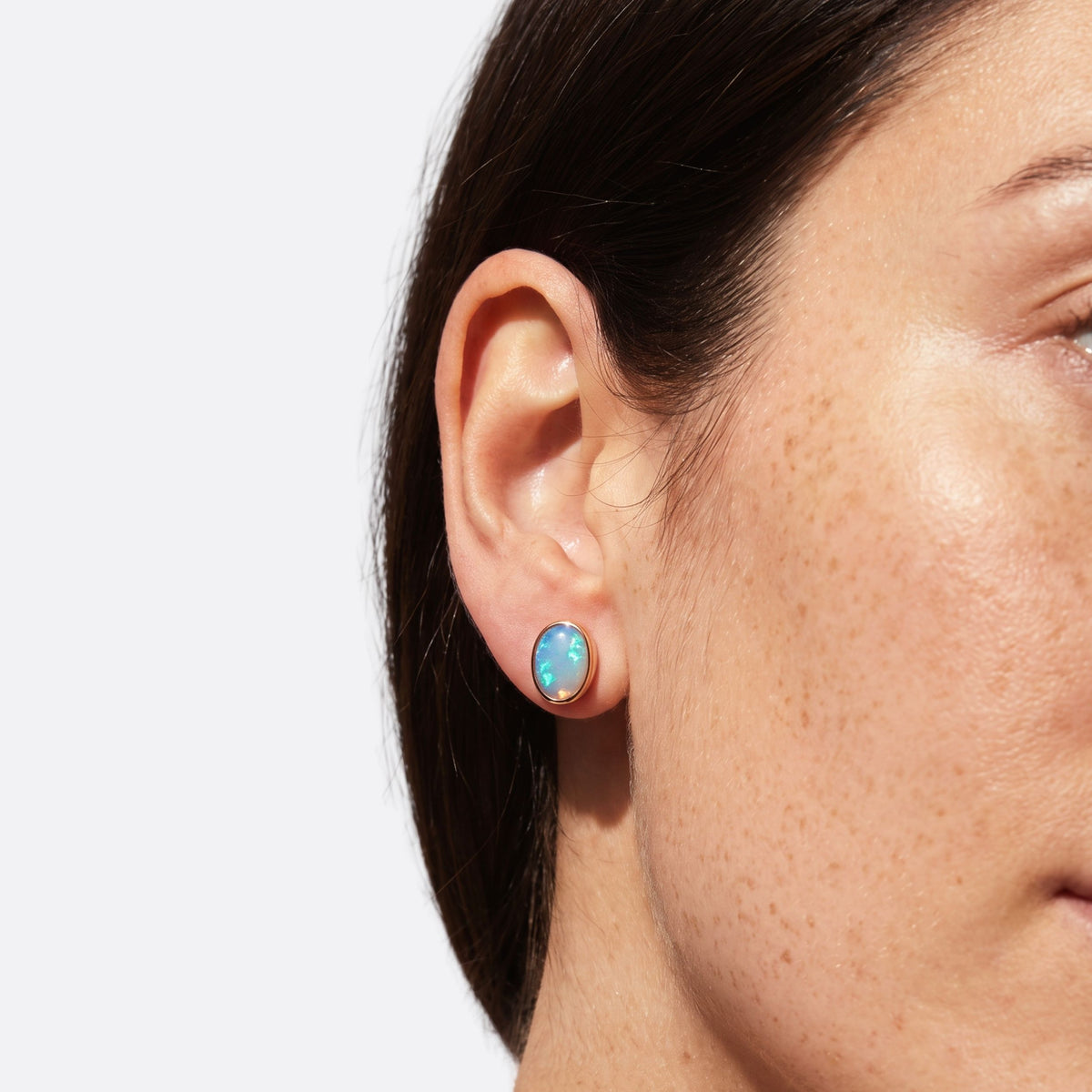 True Flame Oval Earrings Crystal Opal Or rose
