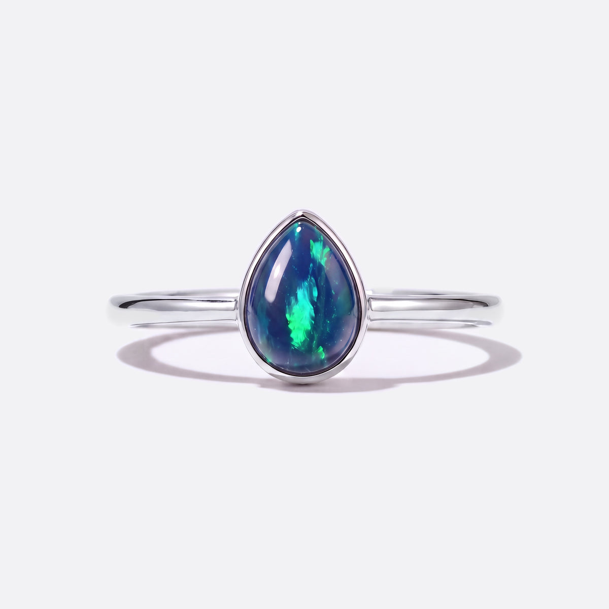 Drop of Flame Opal-Ring, 925 Silber mit blau-grünem Tropfen-Opal (Triplette), Ansicht vorne